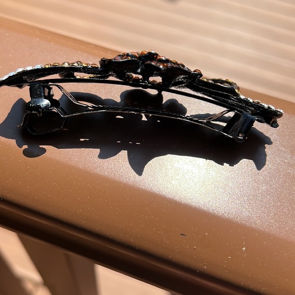 Worn to special event once gorgeous crystal hair clip. Flower and ribbon design - Picture 3 of 9